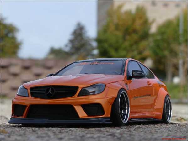 1:18 Tuning Mercedes C63 AMG Coupe - Liberty Walk Breitbau - Echt-Alu-Felgen