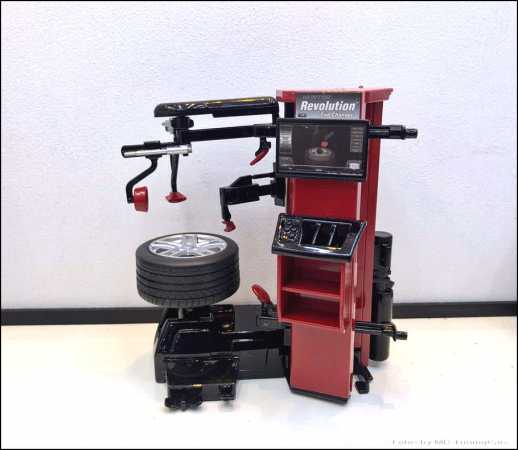 1:18  HUNTER Revolution Tire Changer - Reifenmontiermaschine -