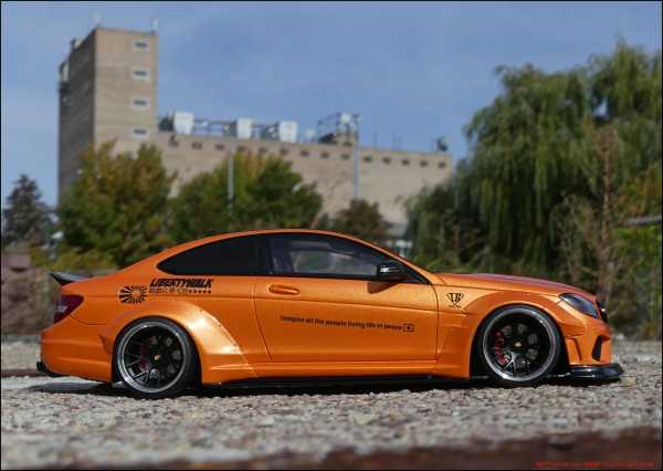 1:18 Tuning Mercedes C63 AMG Coupe - Liberty Walk Breitbau - Echt-Alu-Felgen