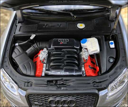 1:18 Audi RS4 B7 Avant "Quattro" SILVER STONE EDITION = RAR
