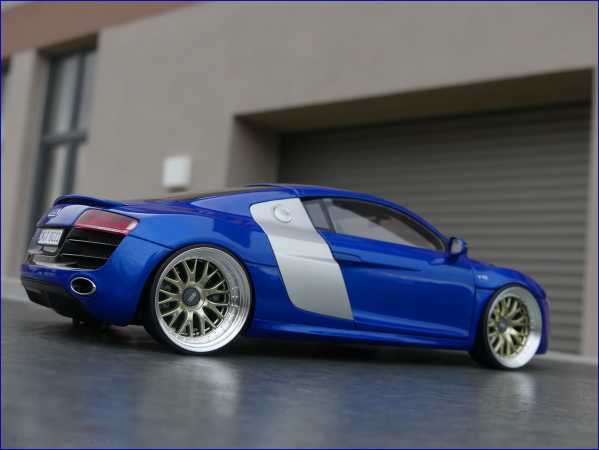 1:18 Audi R8 V10 FSi Coupe + Blau EDITION + Exklusiv Modell