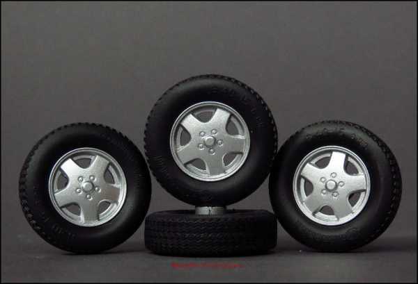 1:18 VW Bus T3 Multivan LLE 1992 Wheel Set