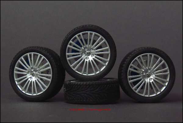 1:18 VW Golf R32 2005 Wheel Set