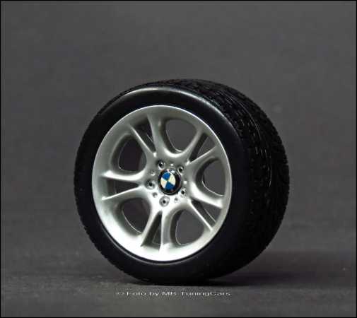 1:18 BMW Z8 Rim Size