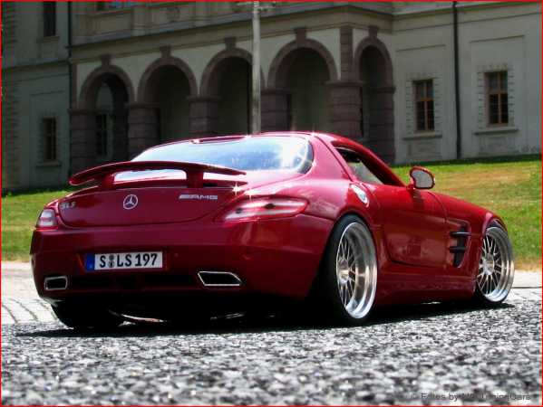 1:18 MERCEDES-BENZ SLS AMG Premiere Edition " ROT"