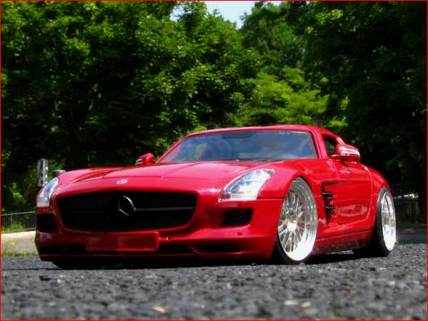 1:18 MERCEDES-BENZ SLS AMG Premiere Edition " ROT"